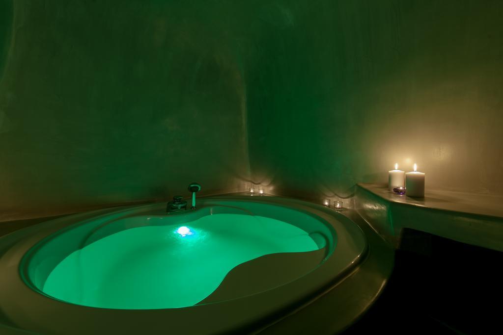Evmenia Luxury Cave Oia (Santorini)