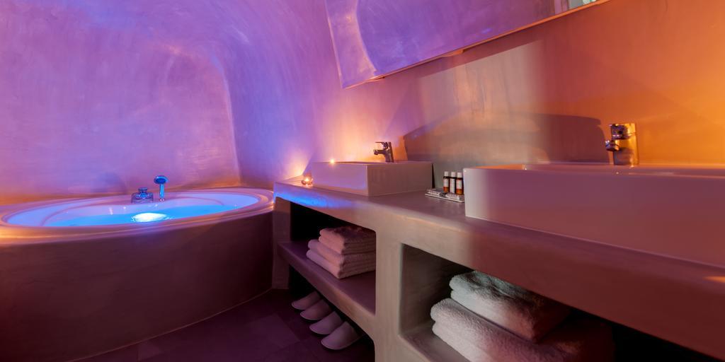 Evmenia Luxury Cave Oia (Santorini)