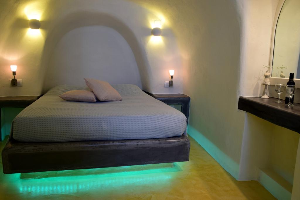 Captain John - Caldera & Sunset View Apartment Oia (Santorini)