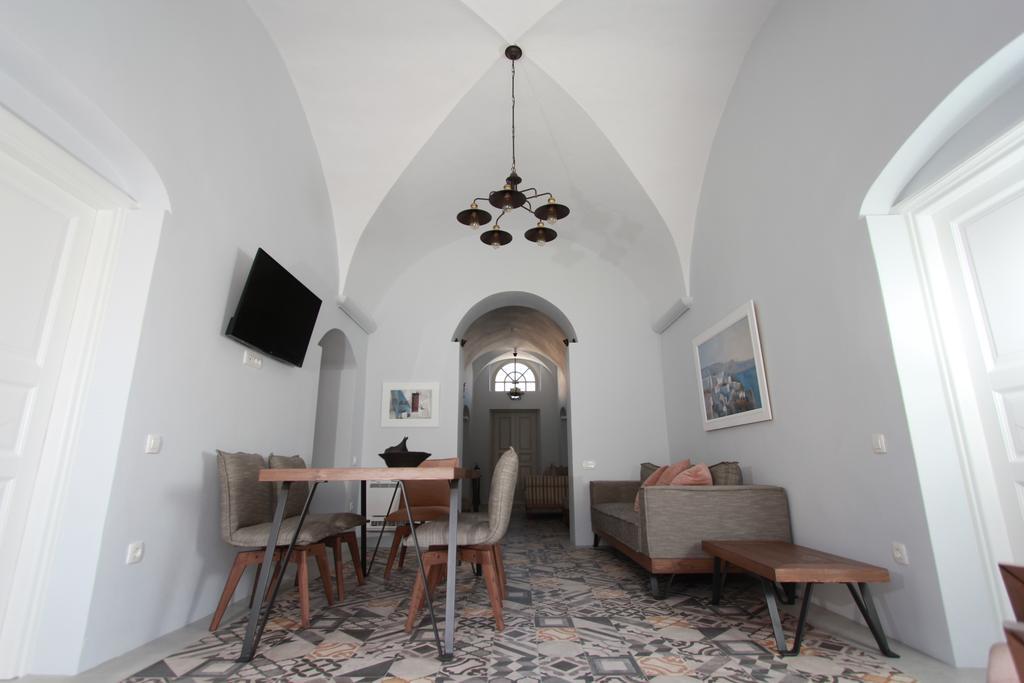 Antique Mansion Ia