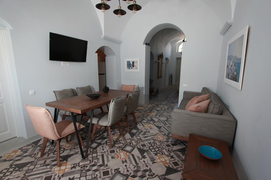 Antique Mansion Ia