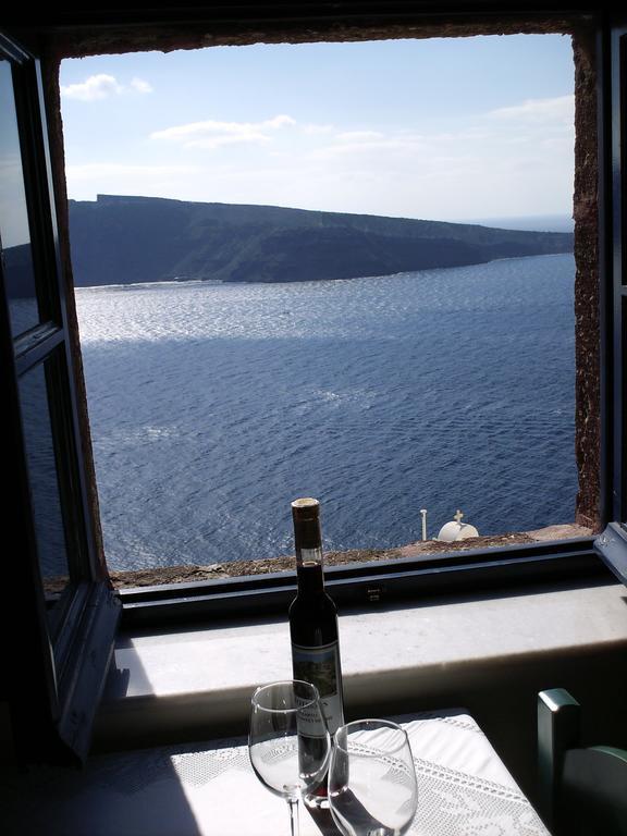 Fotinos Oia (Santorini)