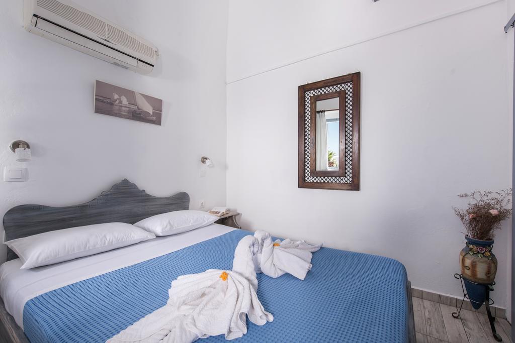Maryloujohn Oia (Santorini)