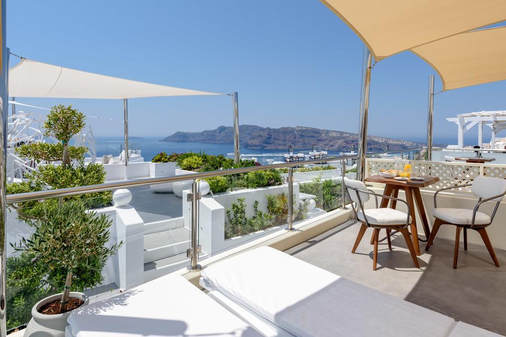 Enalion White Apartment Oia (Santorini)