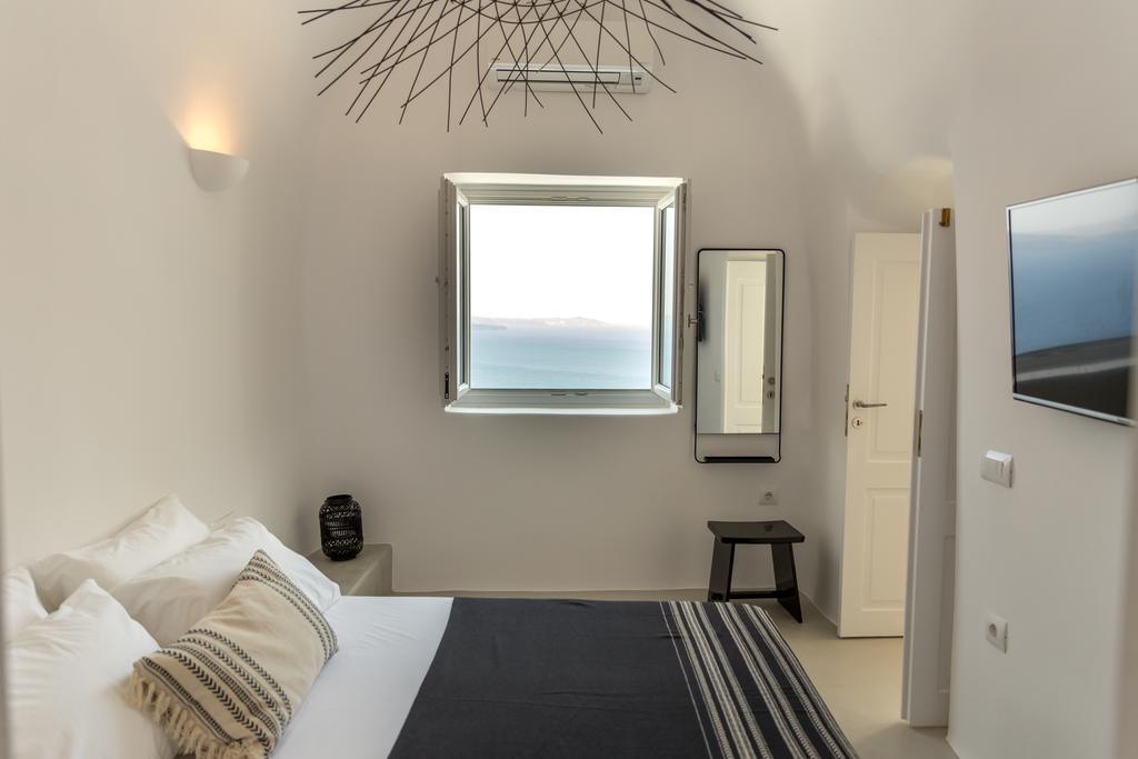 Delta Oia (Santorini)
