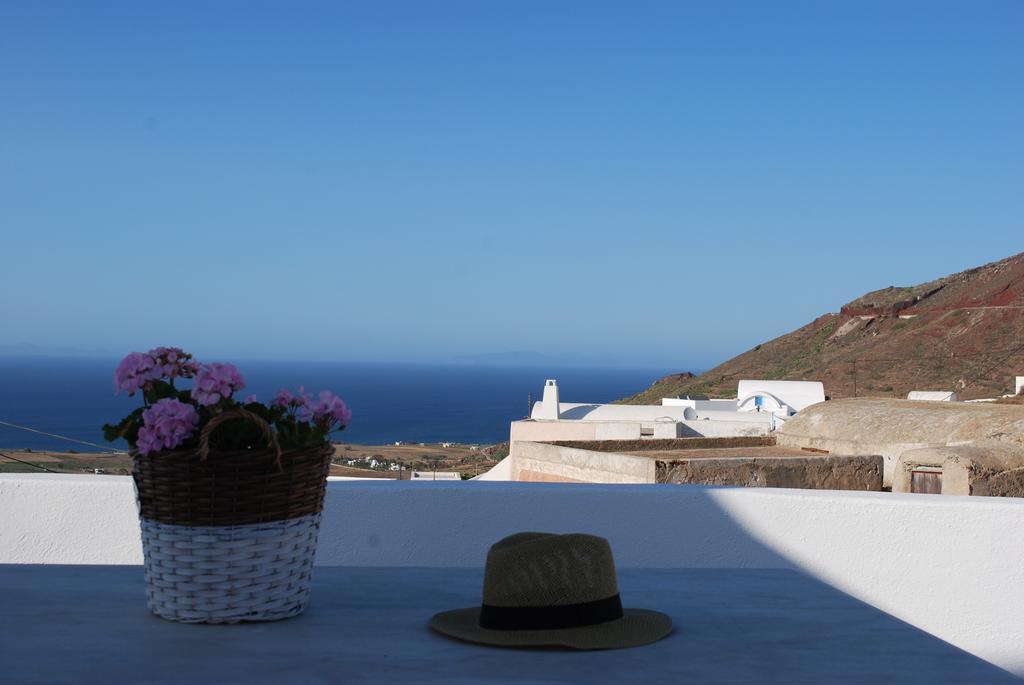 Palm Tree Hill * Oia (Santorini)