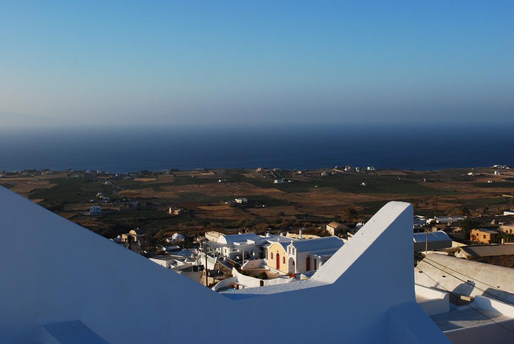 Country house Palm Tree Hill Oia (Santorini)