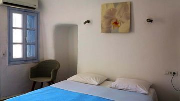 Finesse Aparthotel Oia (Santorini)