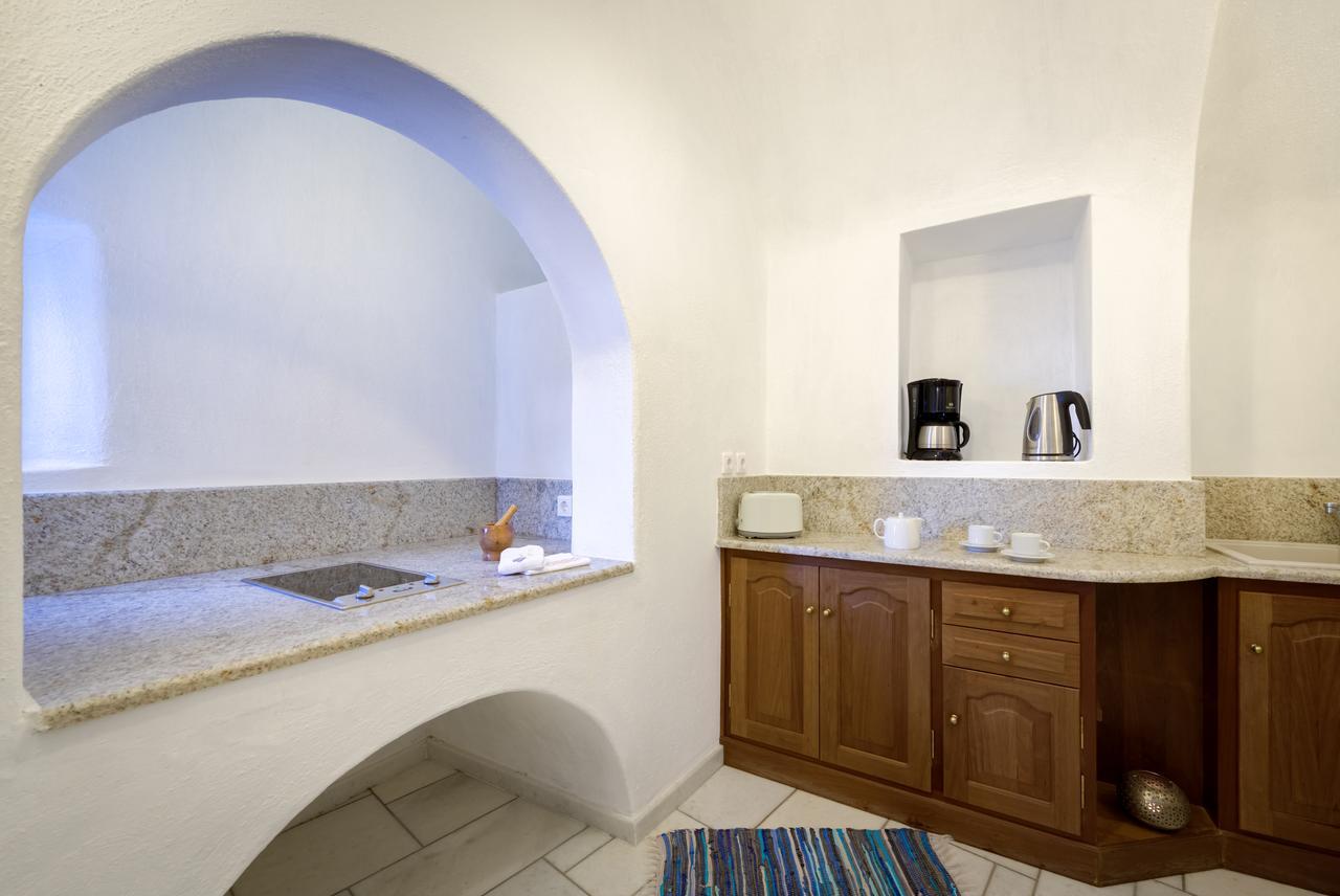 Chelidonia Traditional Hotel