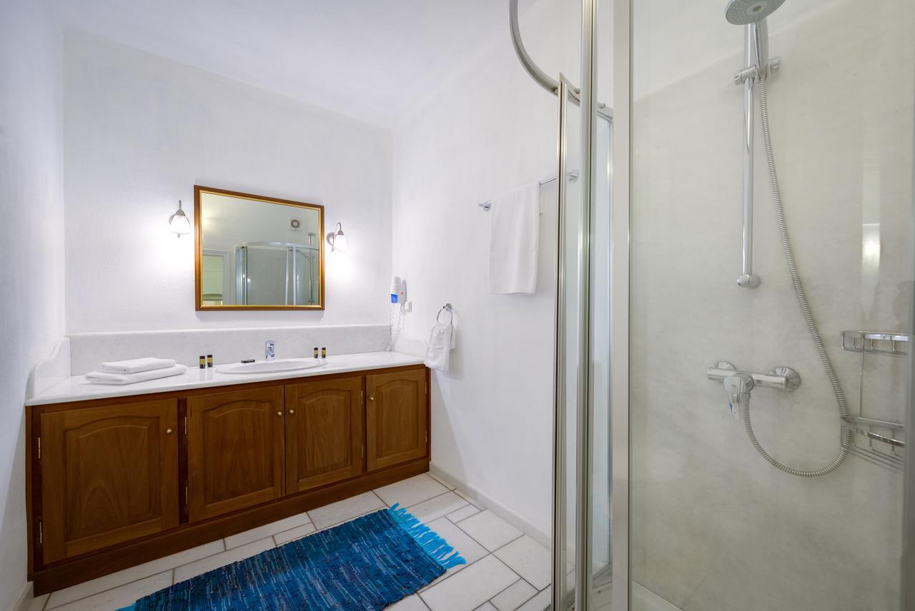 Chelidonia Traditional Hotel Oia (Santorini)