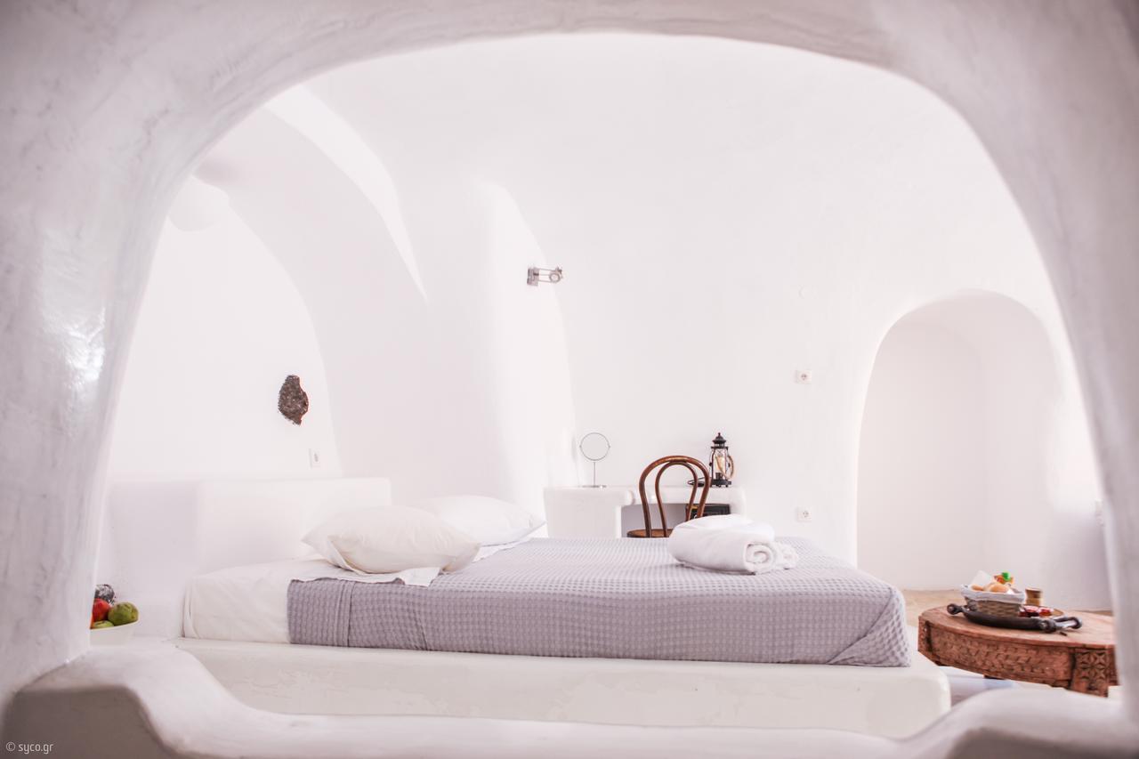 Nostalgia * Oia (Santorini)