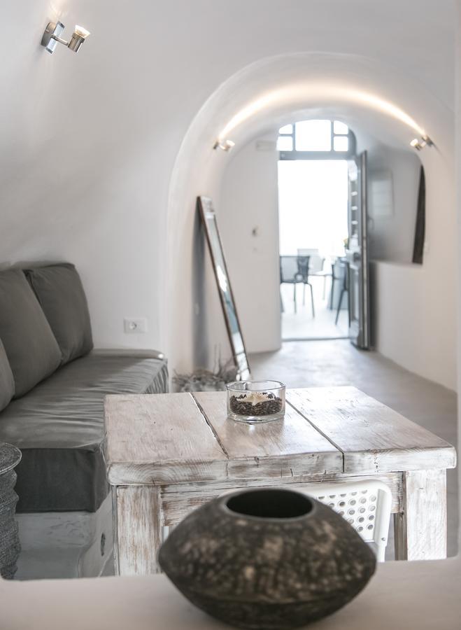 Omikron By Theodora Suites Hotel Oia (Santorini)