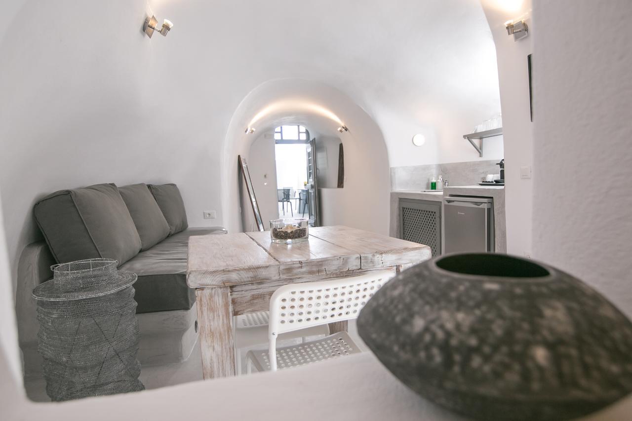 Omikron By Theodora Suites * Oia (Santorini)