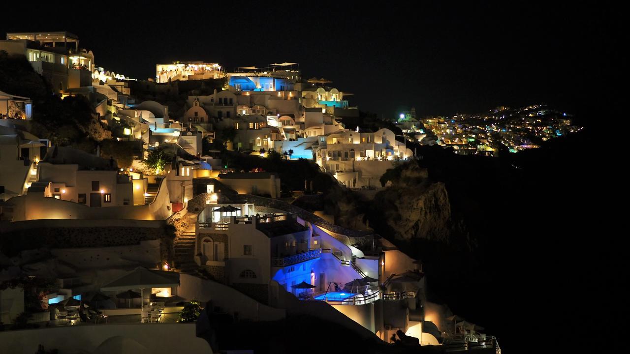 Aqua & Terra Traditional Cave Oia (Santorini)