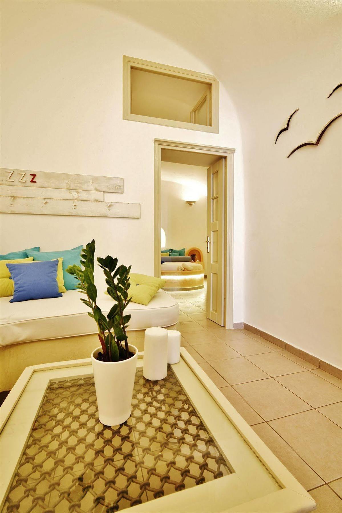 Chroma Hotel 3*