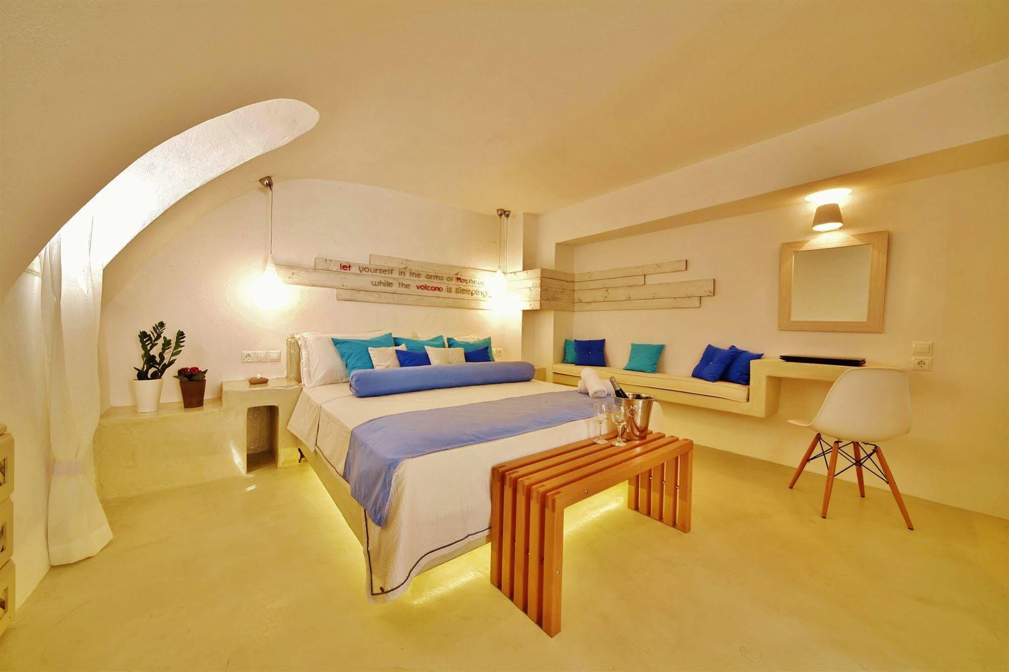 Chroma Hotel