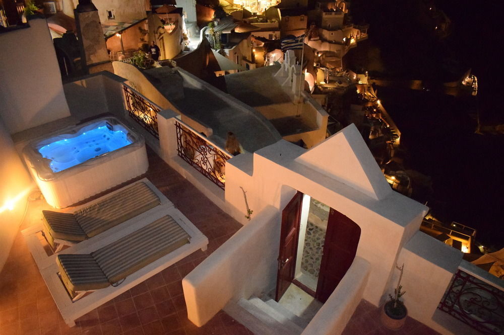 Poseidon Mansion Sunset Oía
