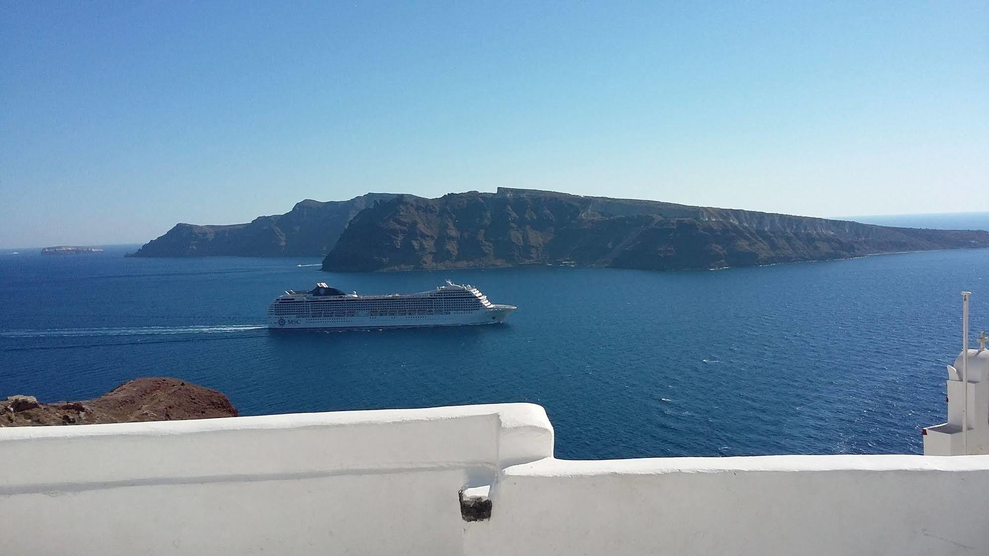 Fotinos Oia (Santorini)