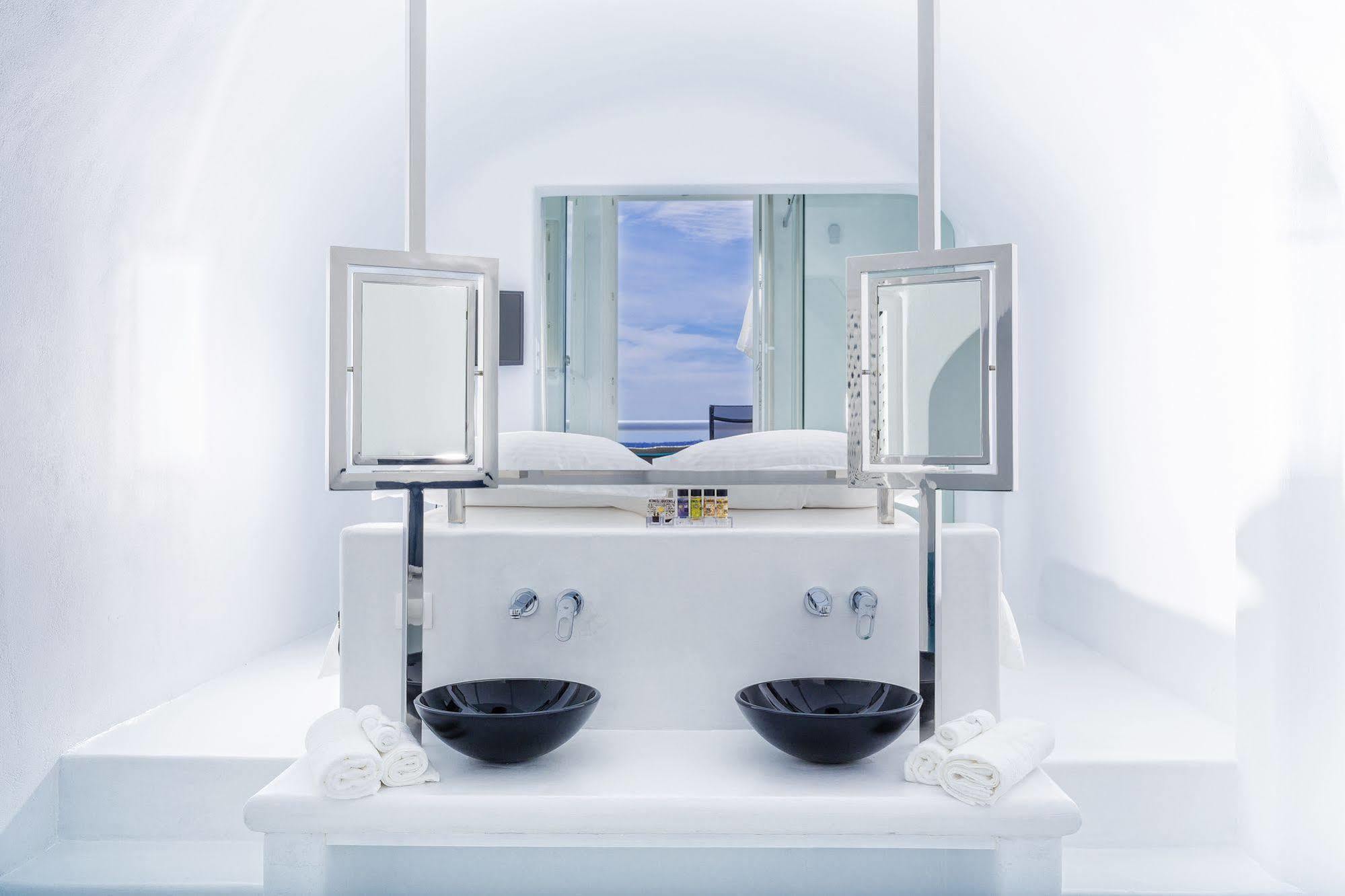 Aisling Micro 4* Oia (Santorini)