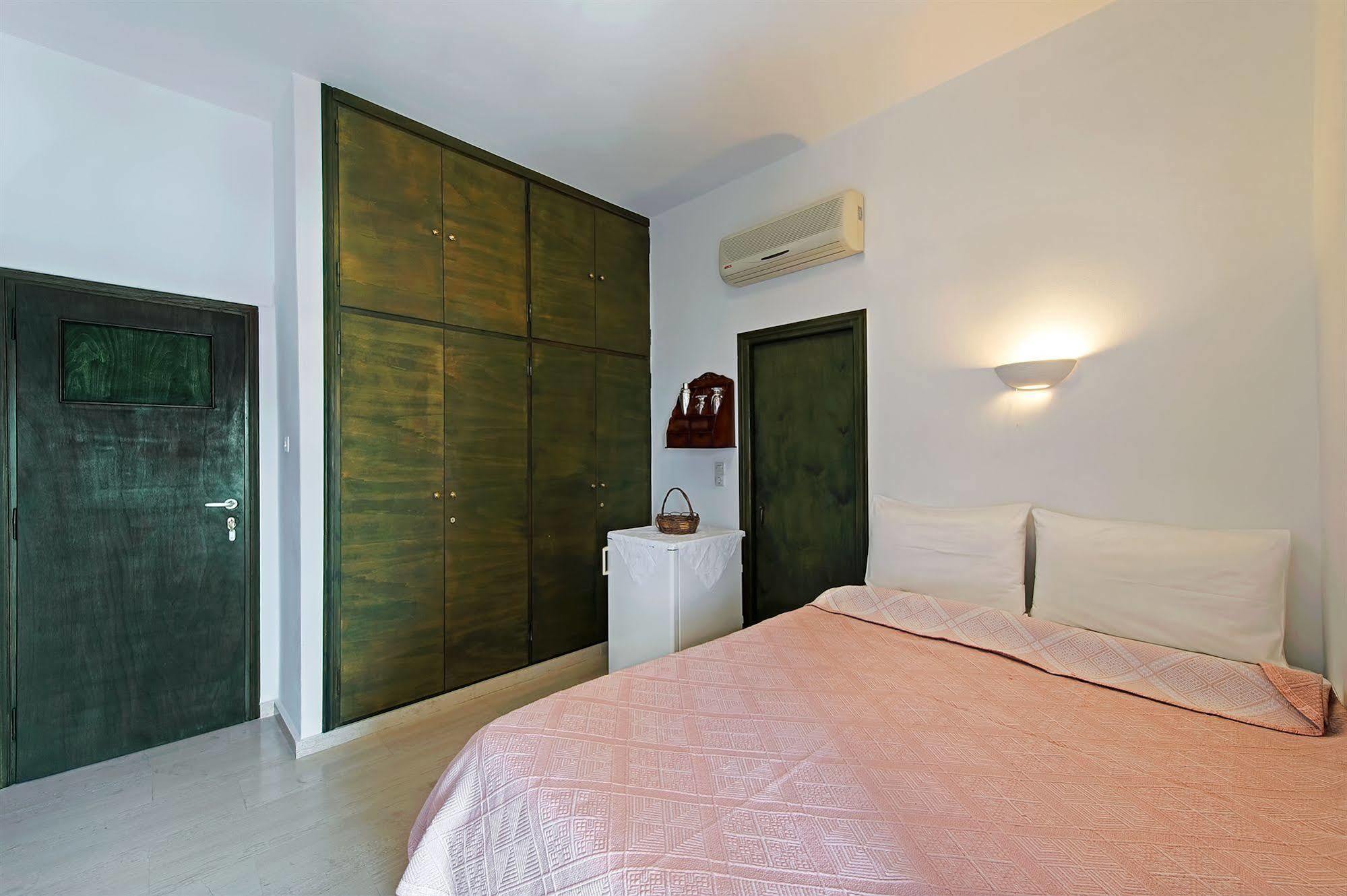 Pezoula Aparthotel 2*