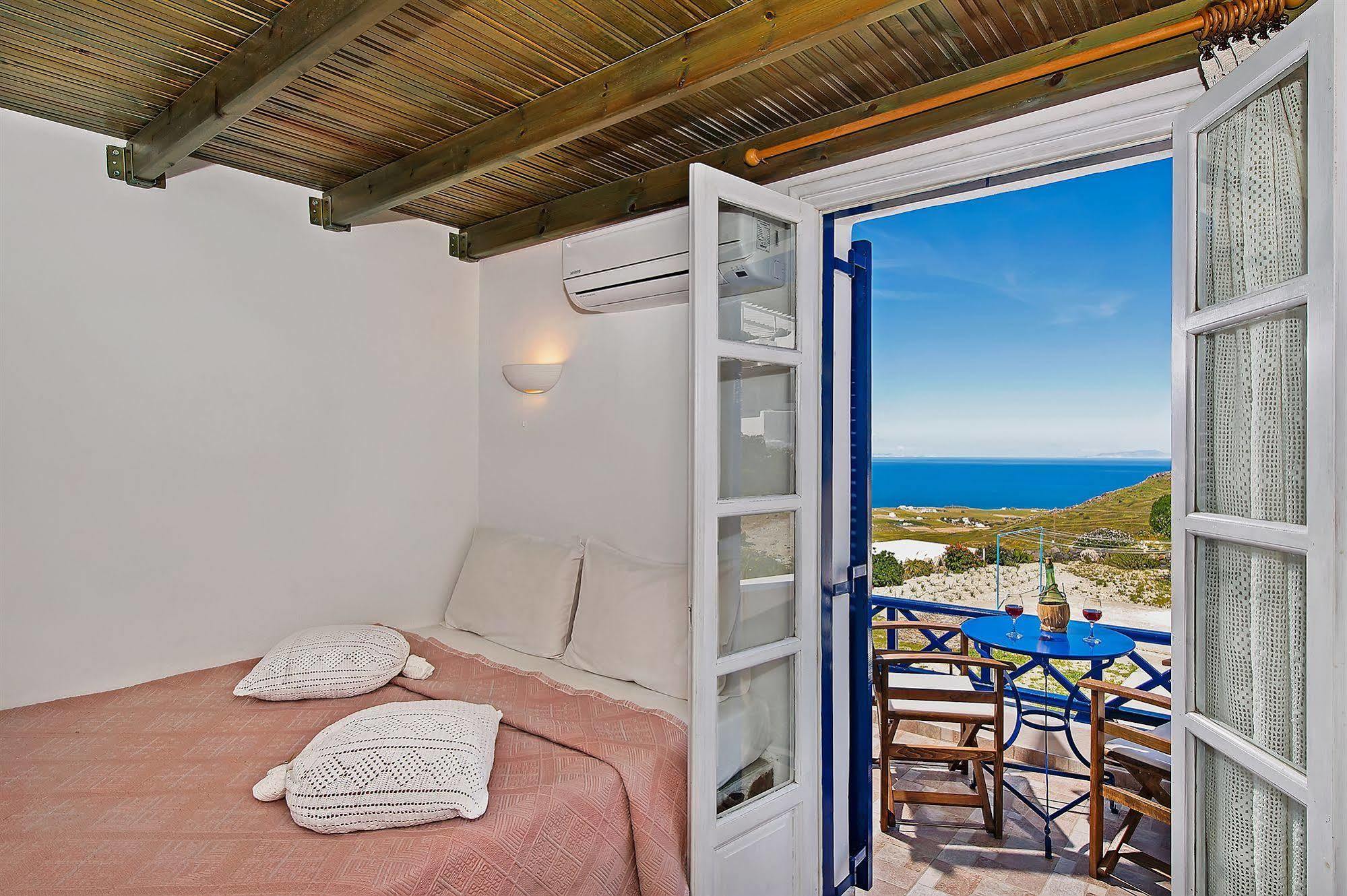 Pezoula Aparthotel Oia (Santorini)