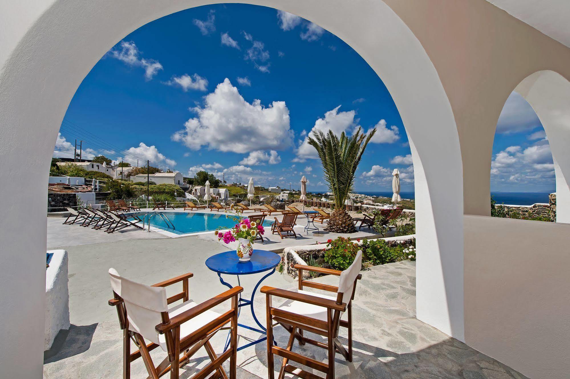 Aparthotel Pezoula 2*