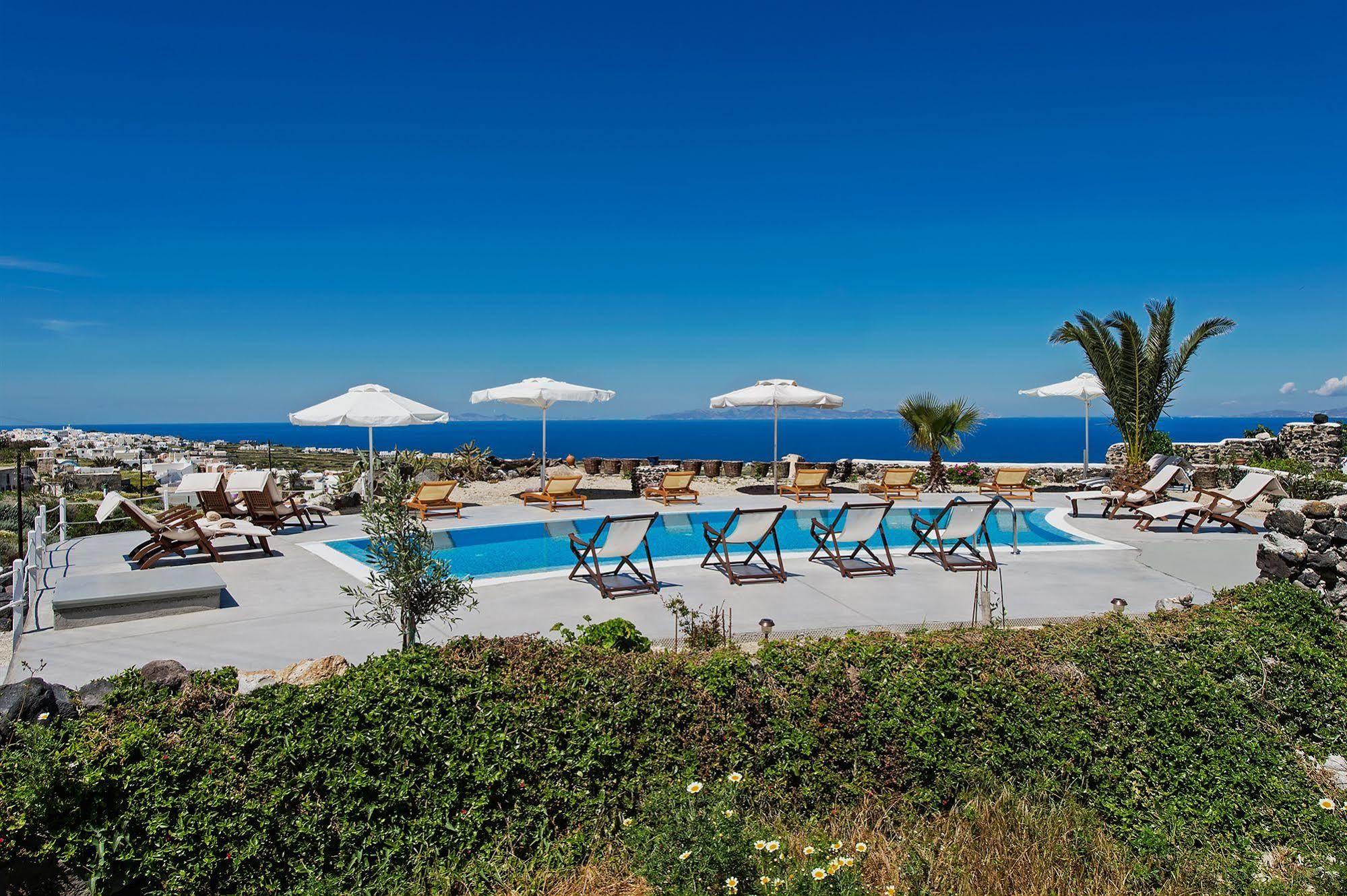 Pezoula Aparthotel Oia (Santorini)