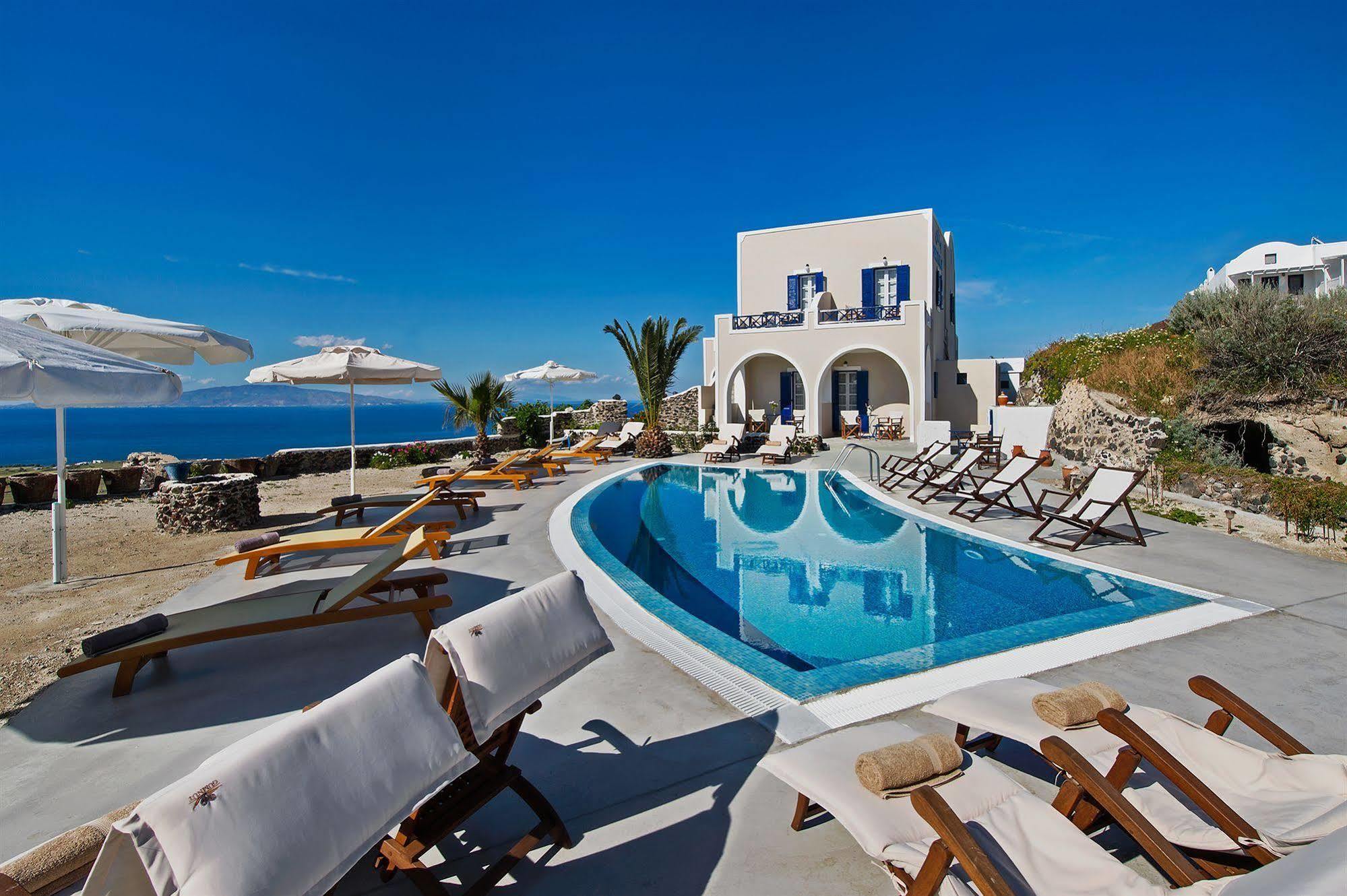 Pezoula Aparthotel Oia (Santorini)