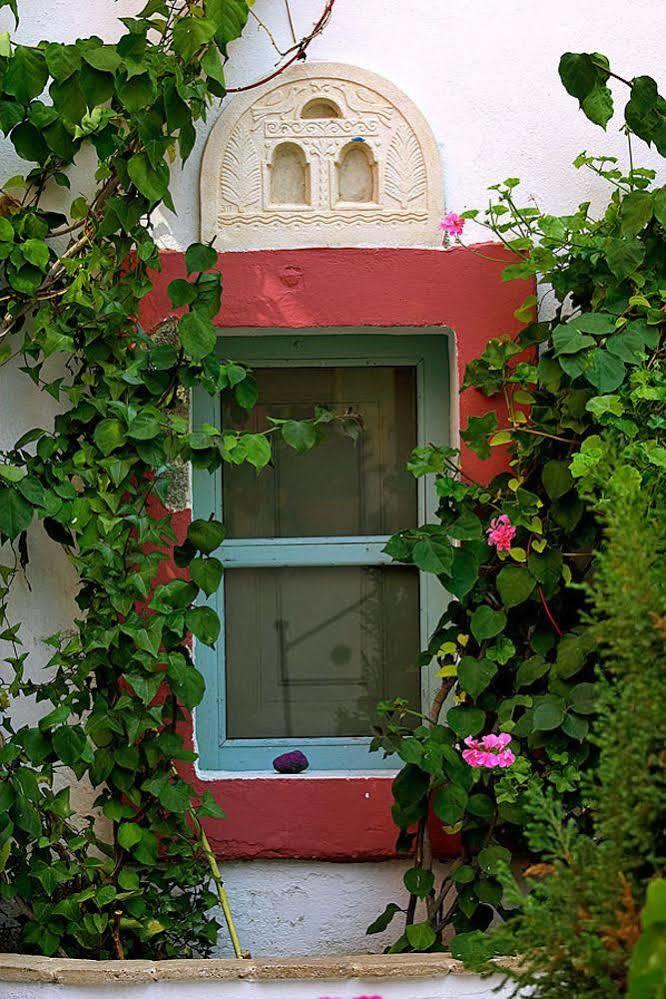 Museum Wellness 4* Oia (Santorini)