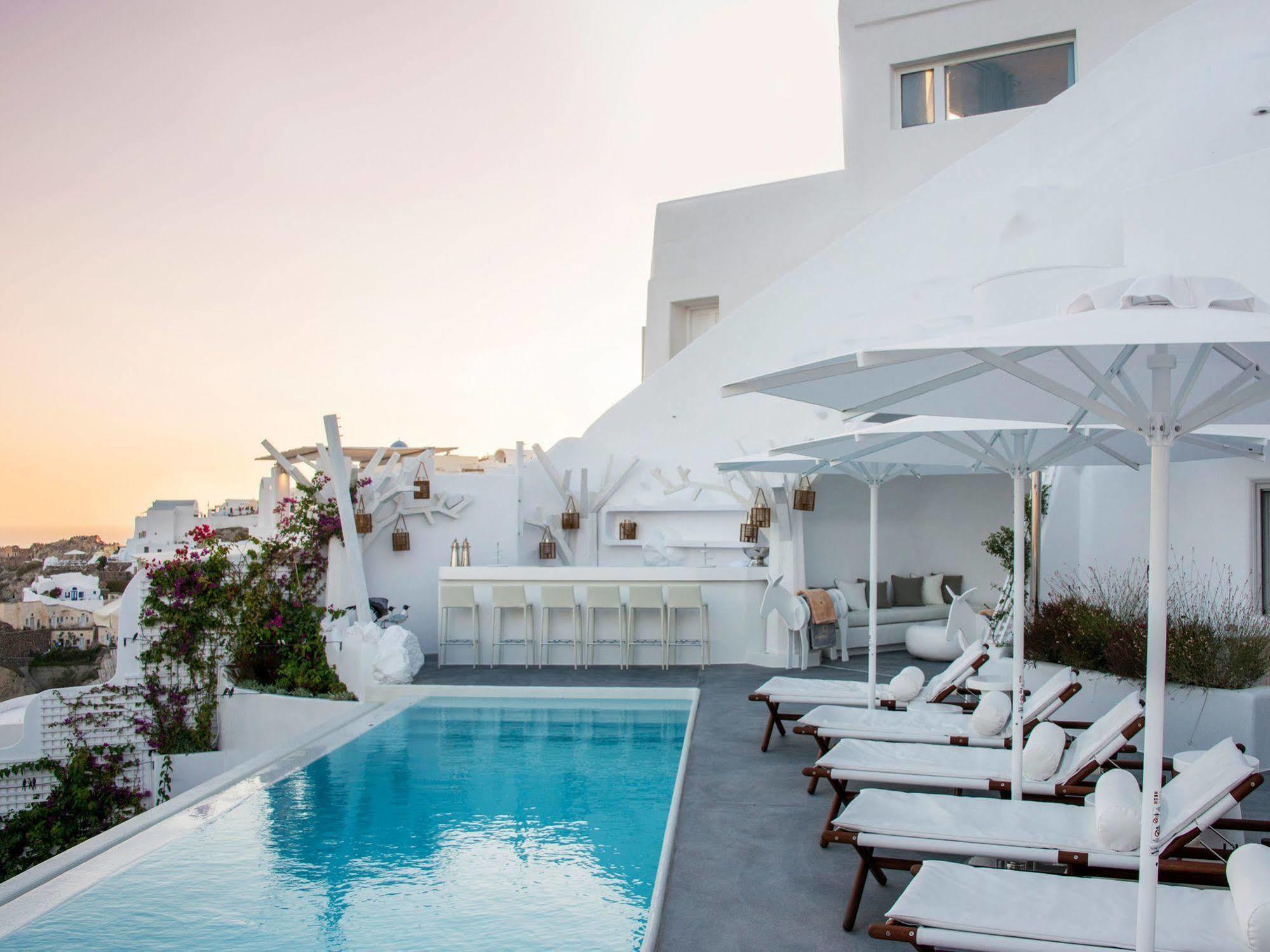 Canaves Sunday Hotel