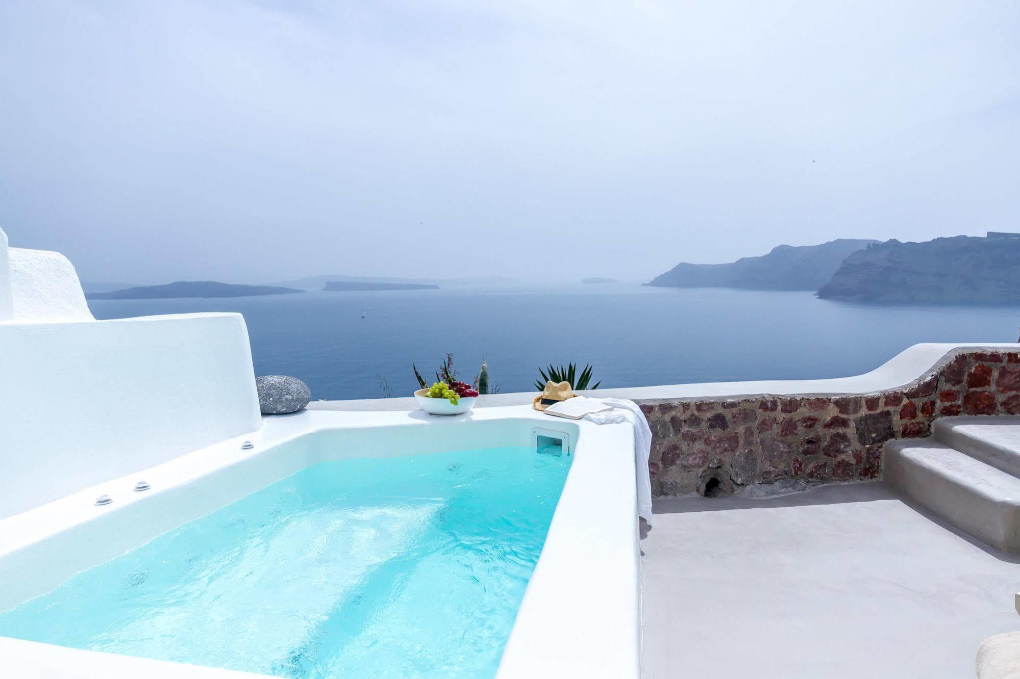 Cleo's Dream Oia (Santorini)