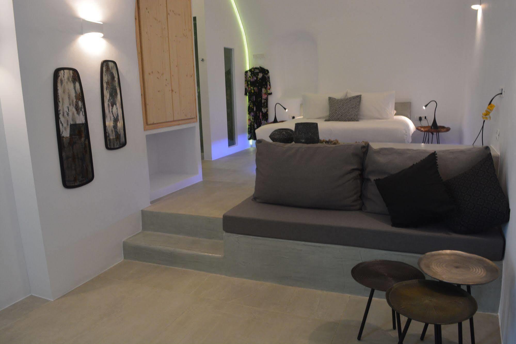 Elysian Santorini *
