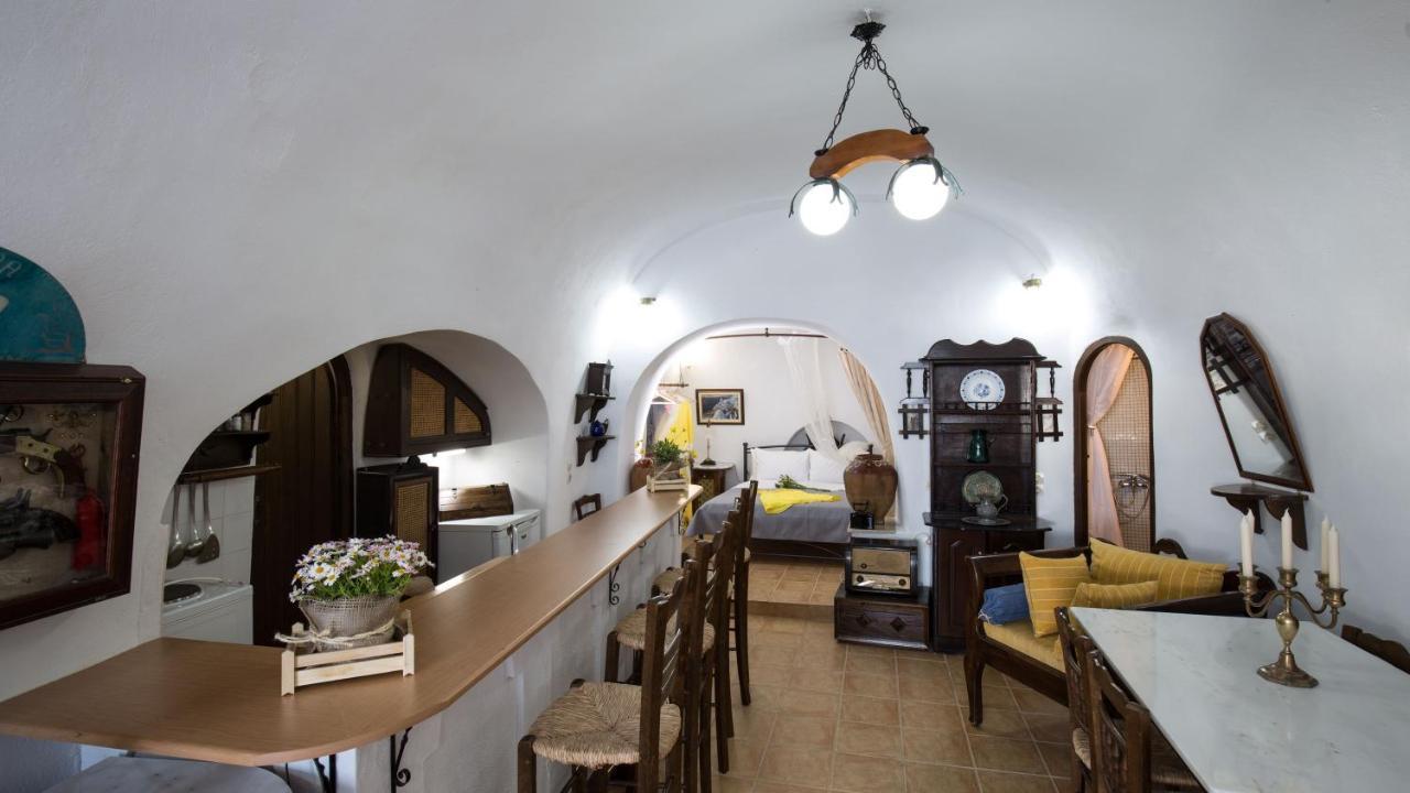 Mylopetres Traditional Finikia Apartment *