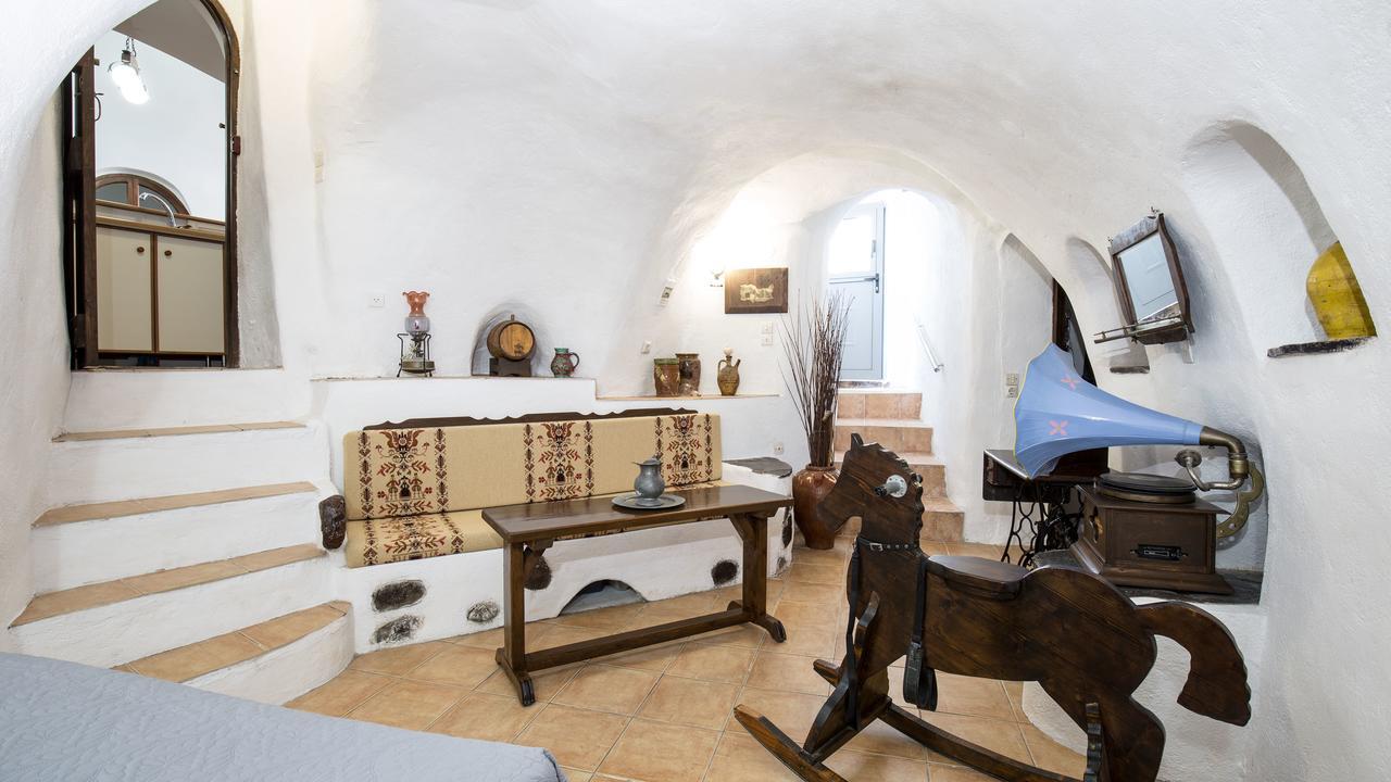 Mylopetres Traditional Finikia Apartment *