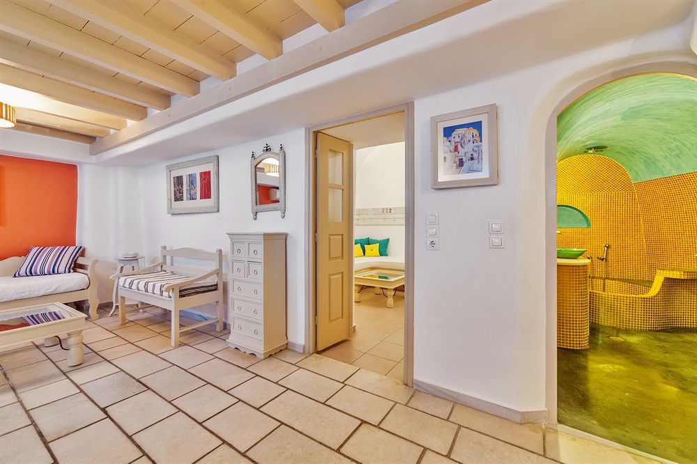 Chroma 3* Oia (Santorini)