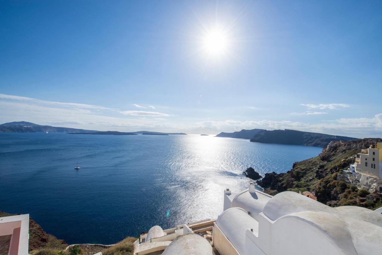Marble Sun With Jacuzzi By Caldera Oia (Santorini)