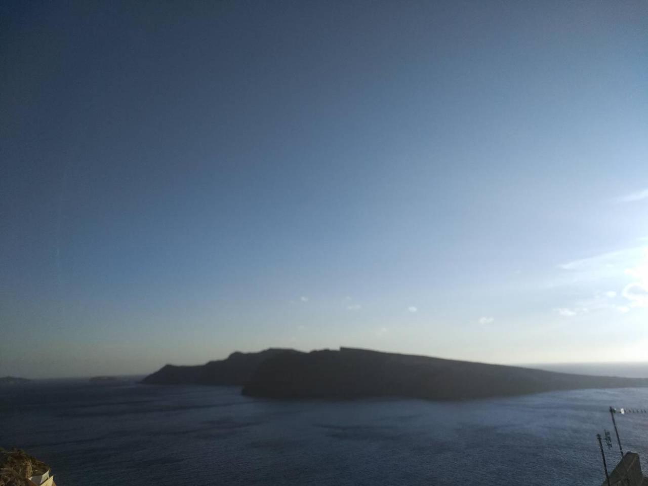 Thetis Cave Oia (Santorini)