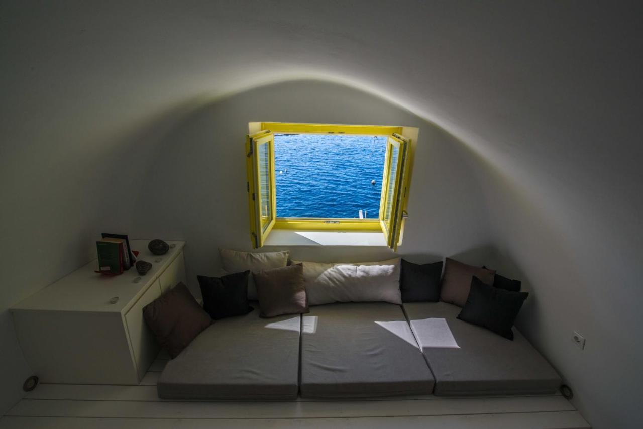Fisherman's Nest In Ammoudi Bay/oia Oia (Santorini)
