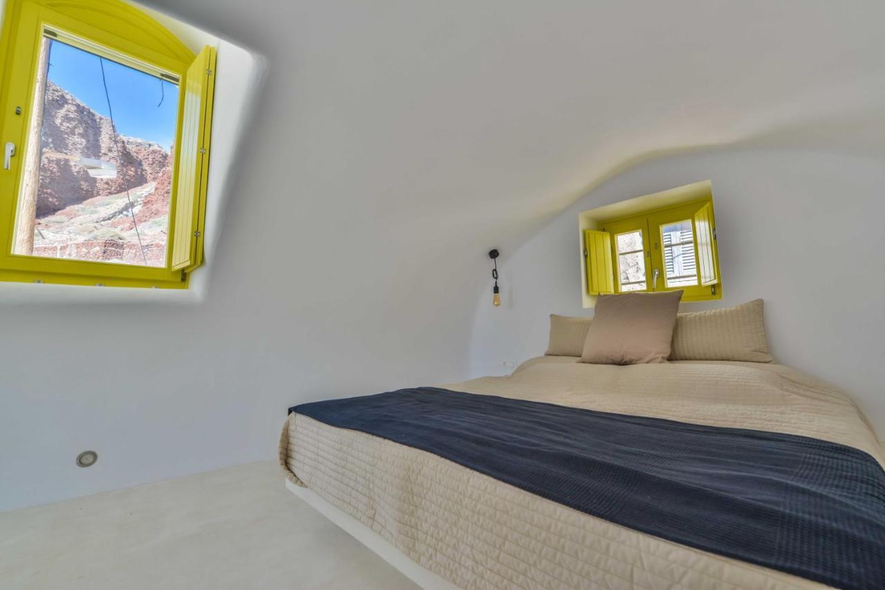 Fisherman's Nest In Ammoudi Bay/oia