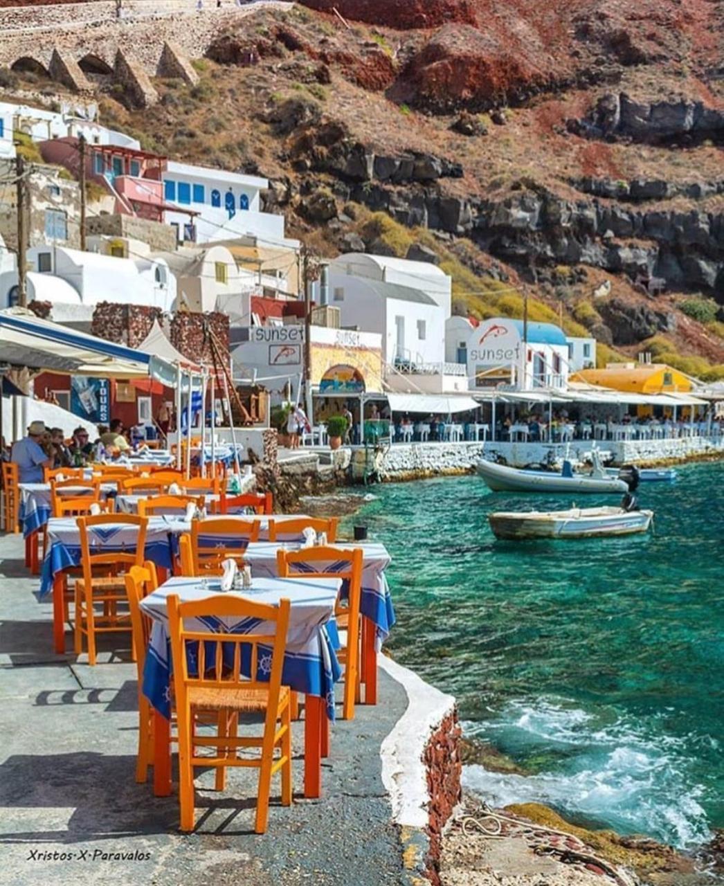 Fisherman's Nest In Ammoudi Bay/oia * Oia (Santorini)