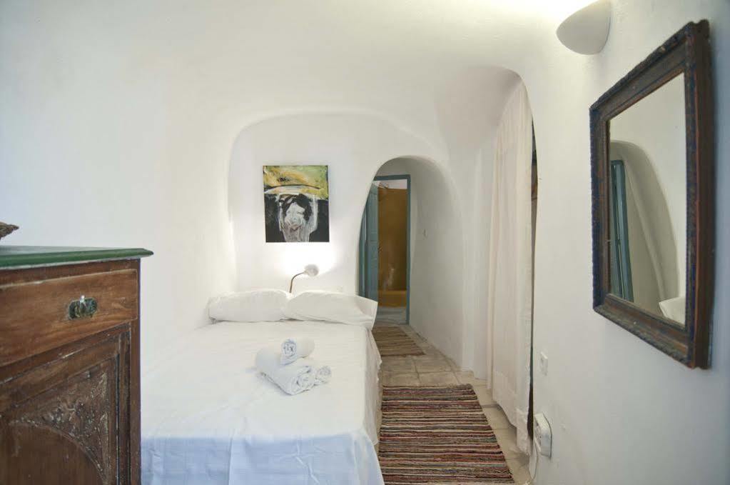 Zoe Aegeas Traditional Aparthotel 3*