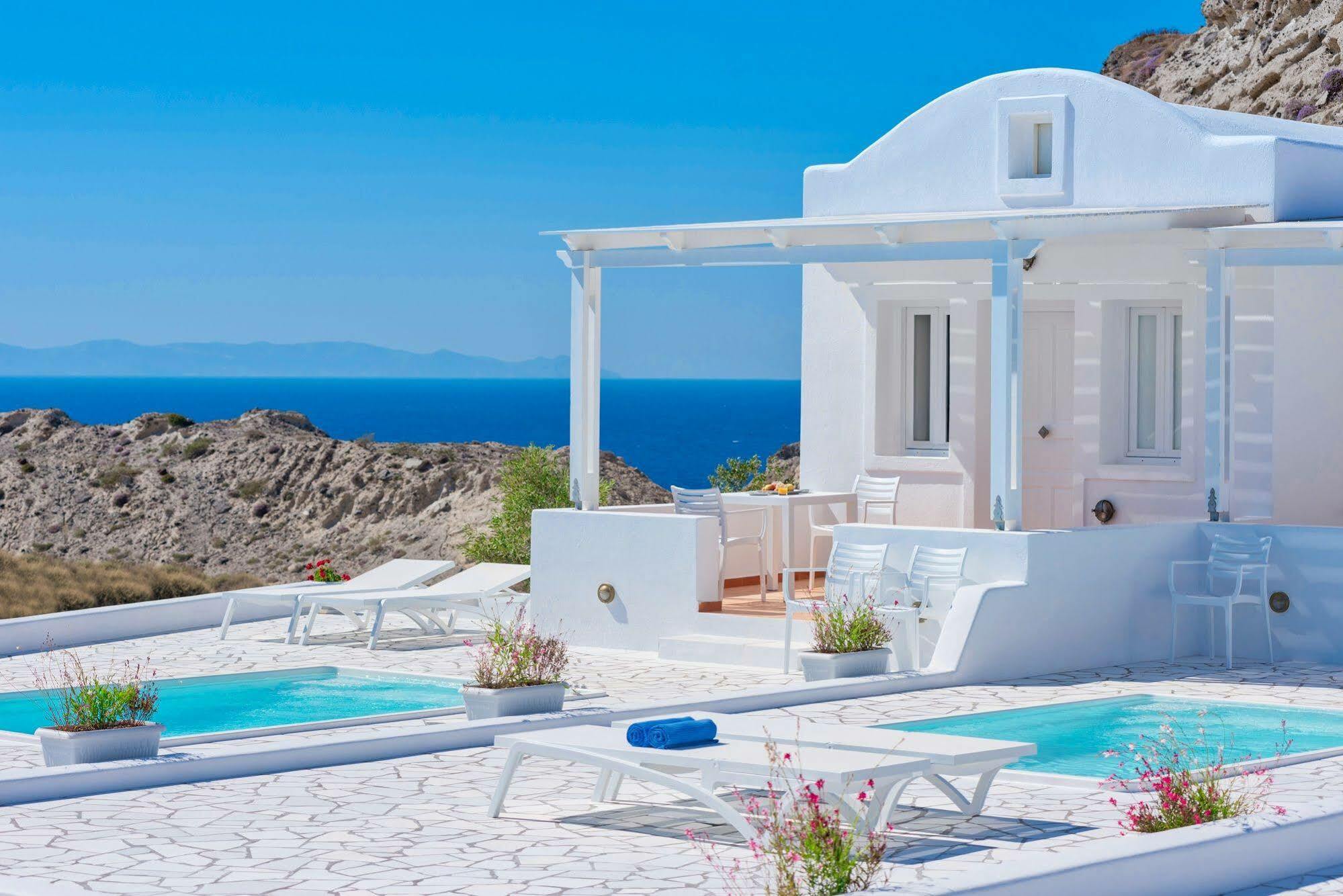 Katharos Pool Villas *