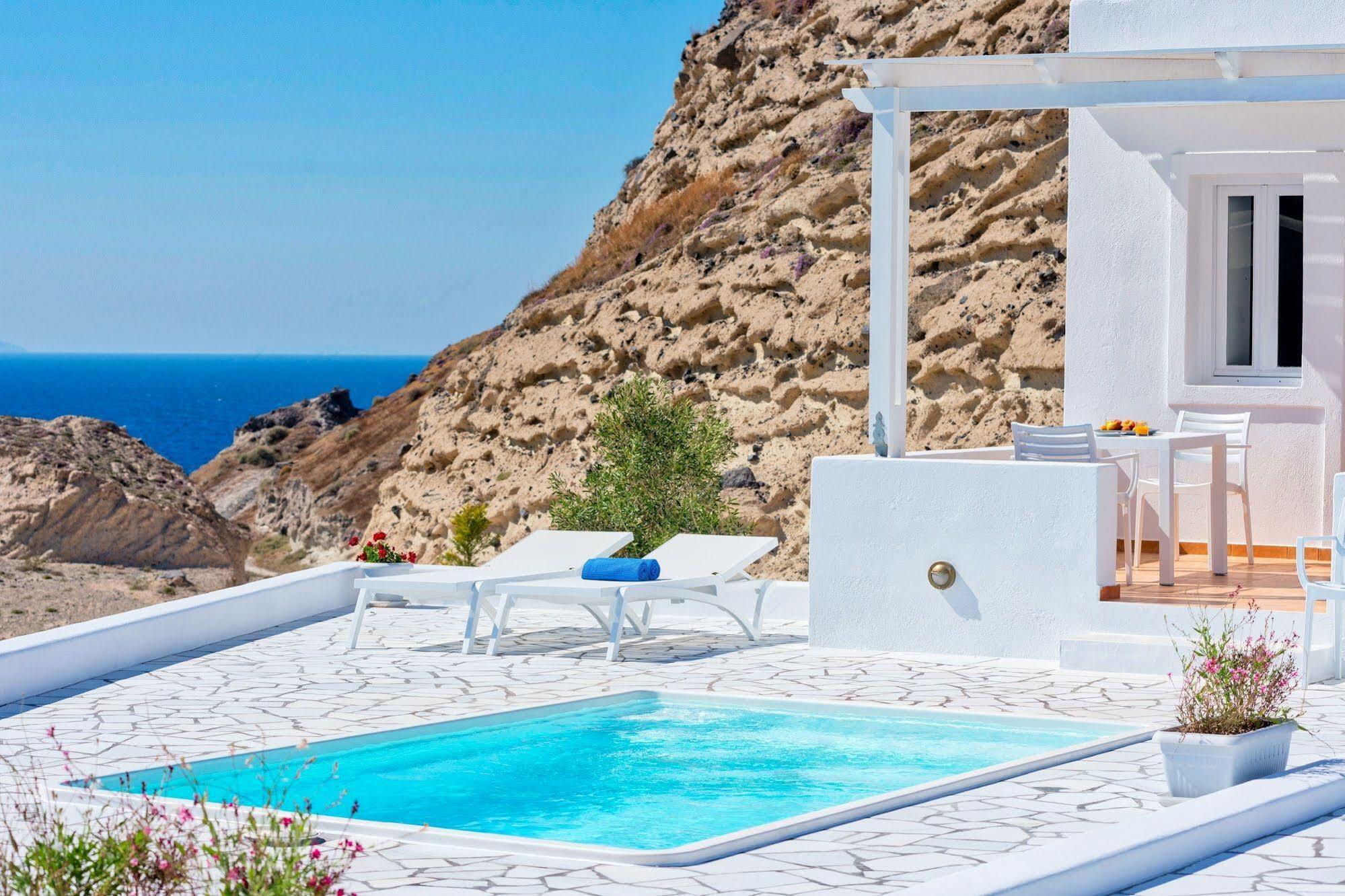 Katharos Pool Villas *