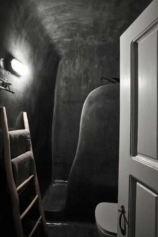 Virginia's Cave Villa *