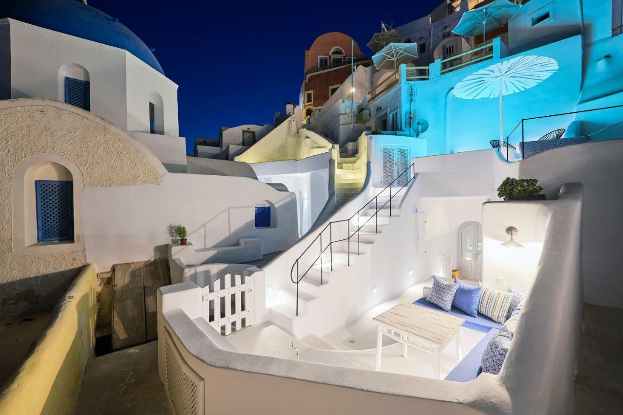 Cave Villa Oia (Santorini)