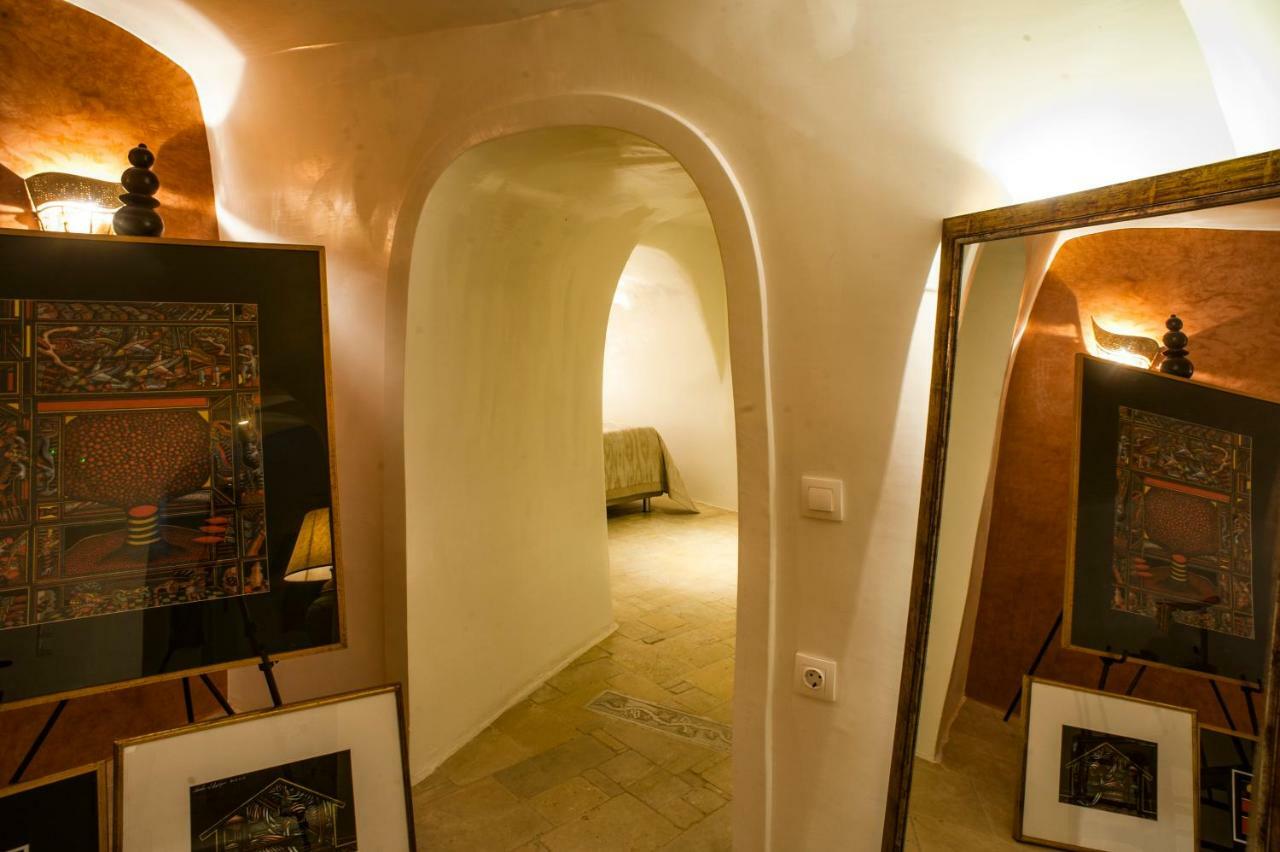 Heliophos Boutique Caves Oia (Santorini)