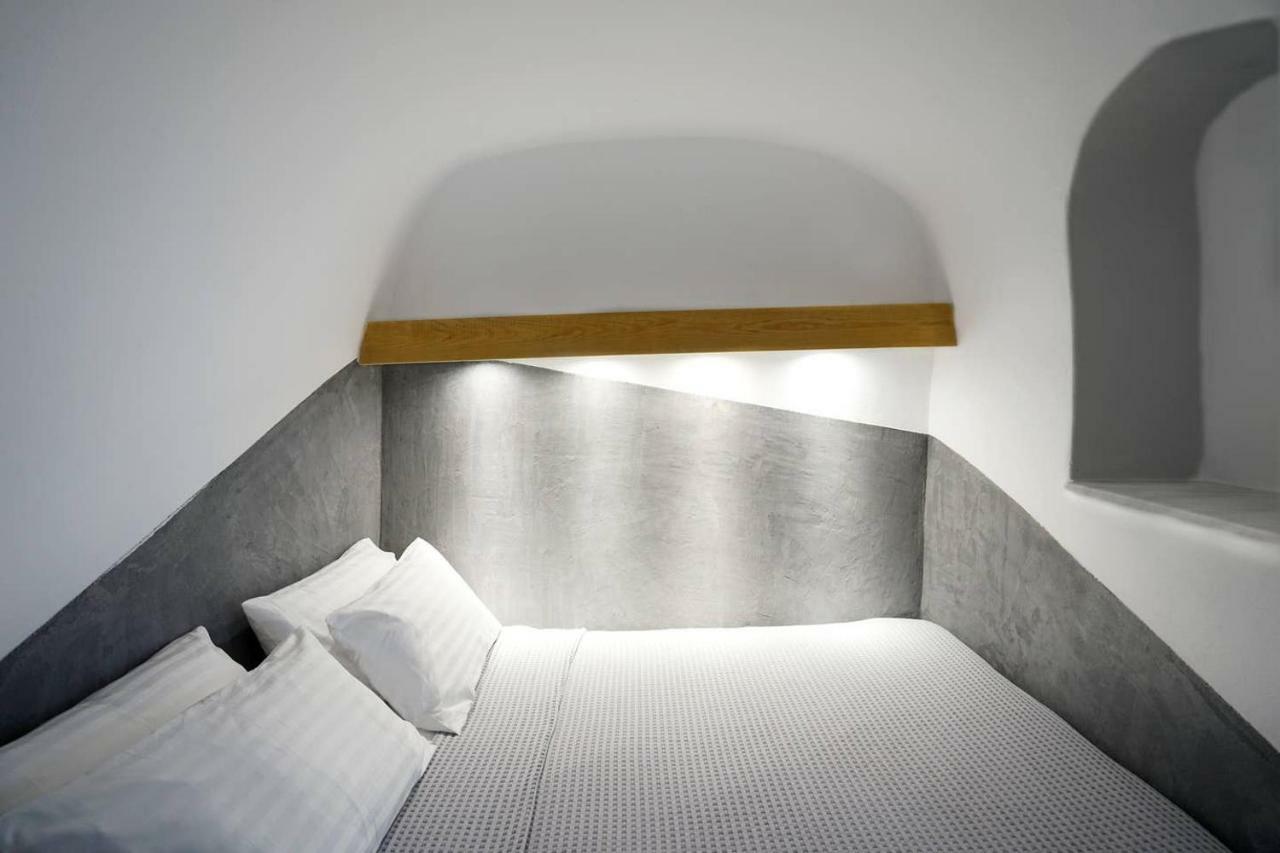 Santorini Sea Cave Apartment
