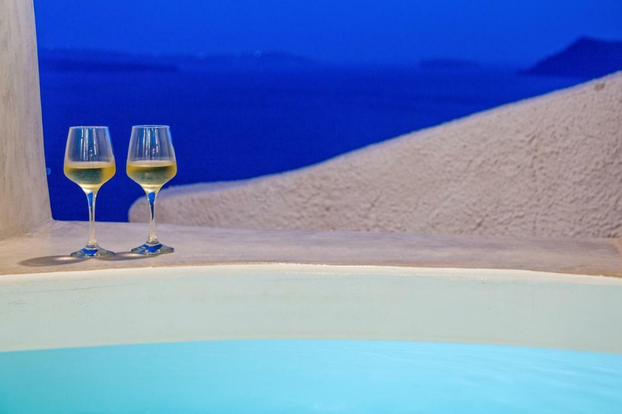 Marble Sun With Jacuzzi By Caldera Villa Oia (Santorini)
