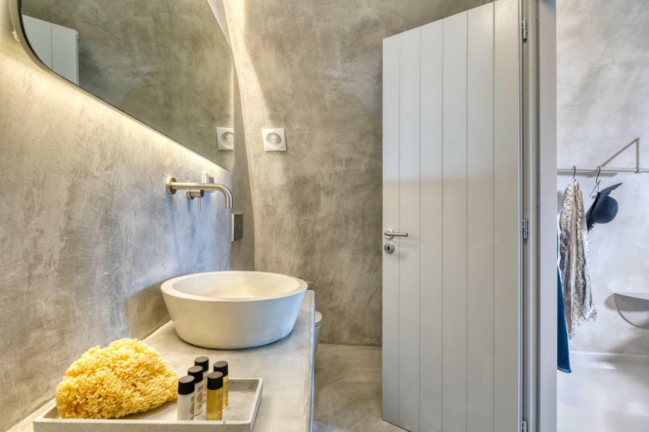 Marble Sun With Jacuzzi By Caldera
