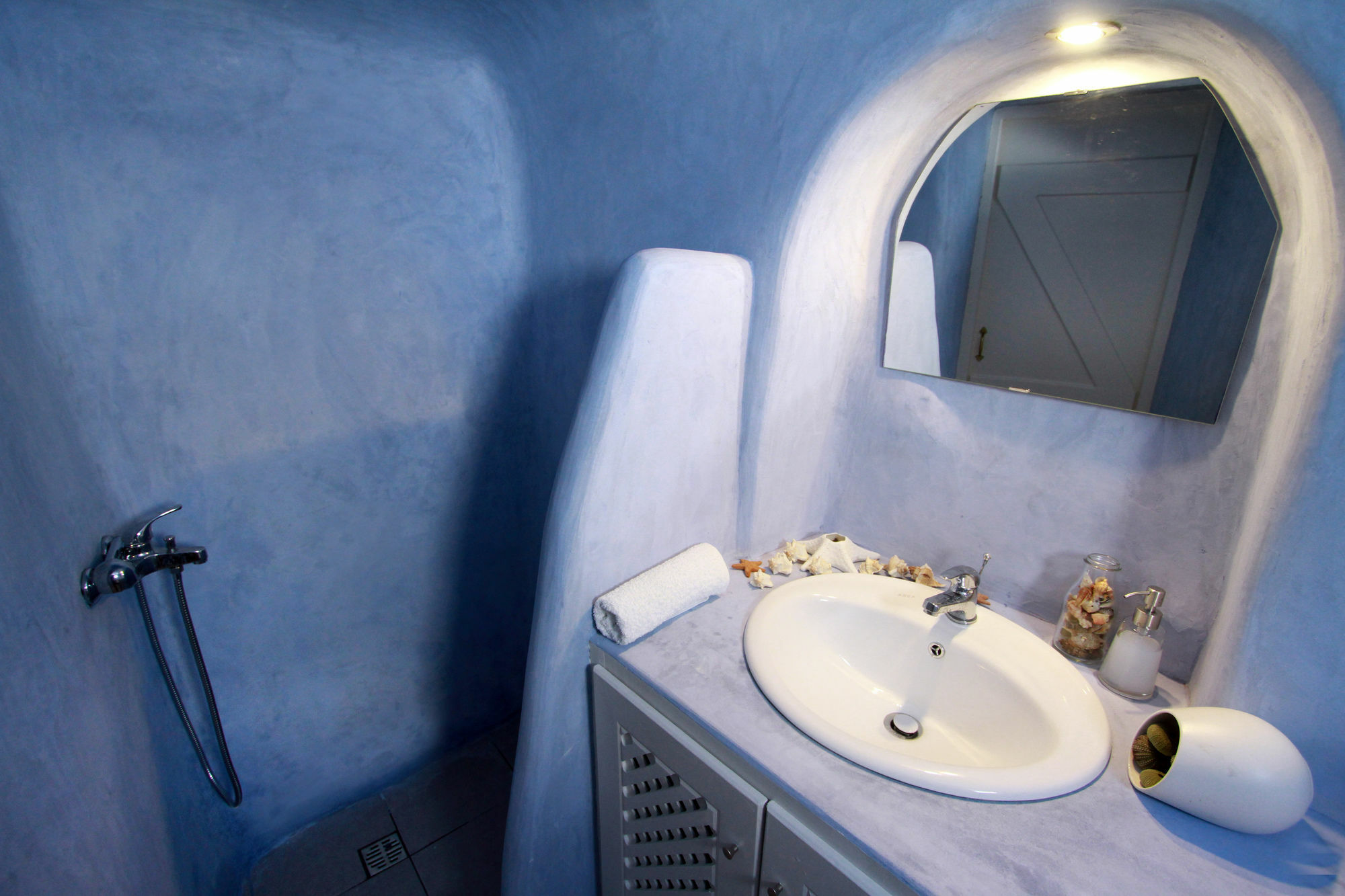 Apartment Blu Blanco Cave House By Blu Bianco Vacation